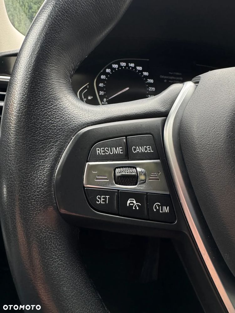 BMW Seria 3 320i xDrive Sport Line - 23