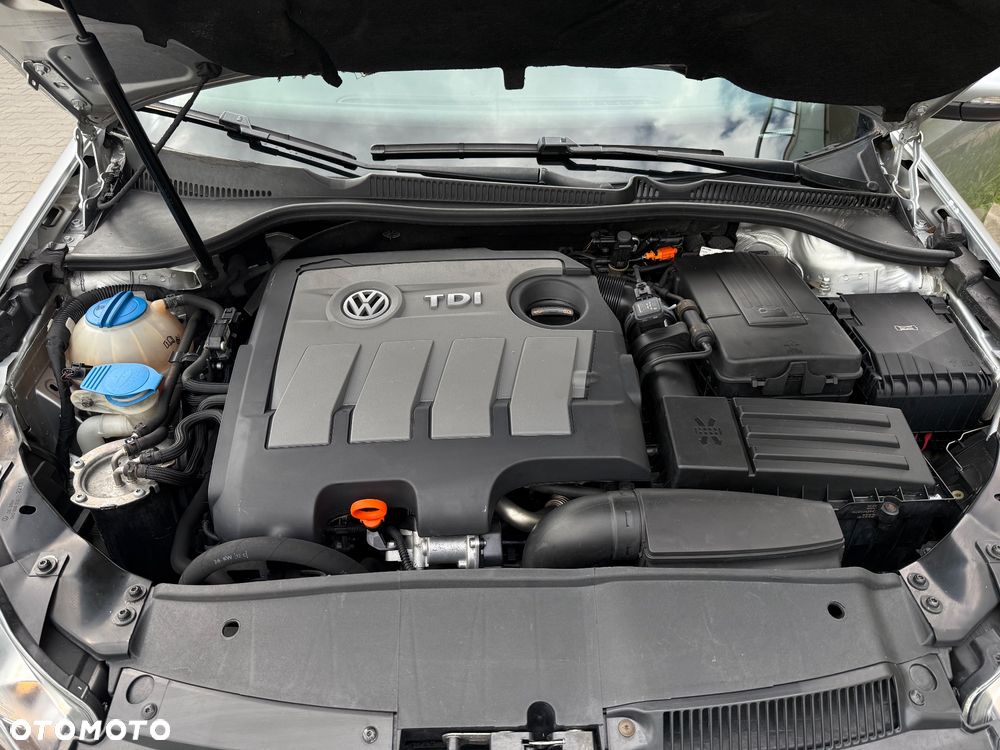 Volkswagen Golf 1.6 TDI DPF Trendline - 31
