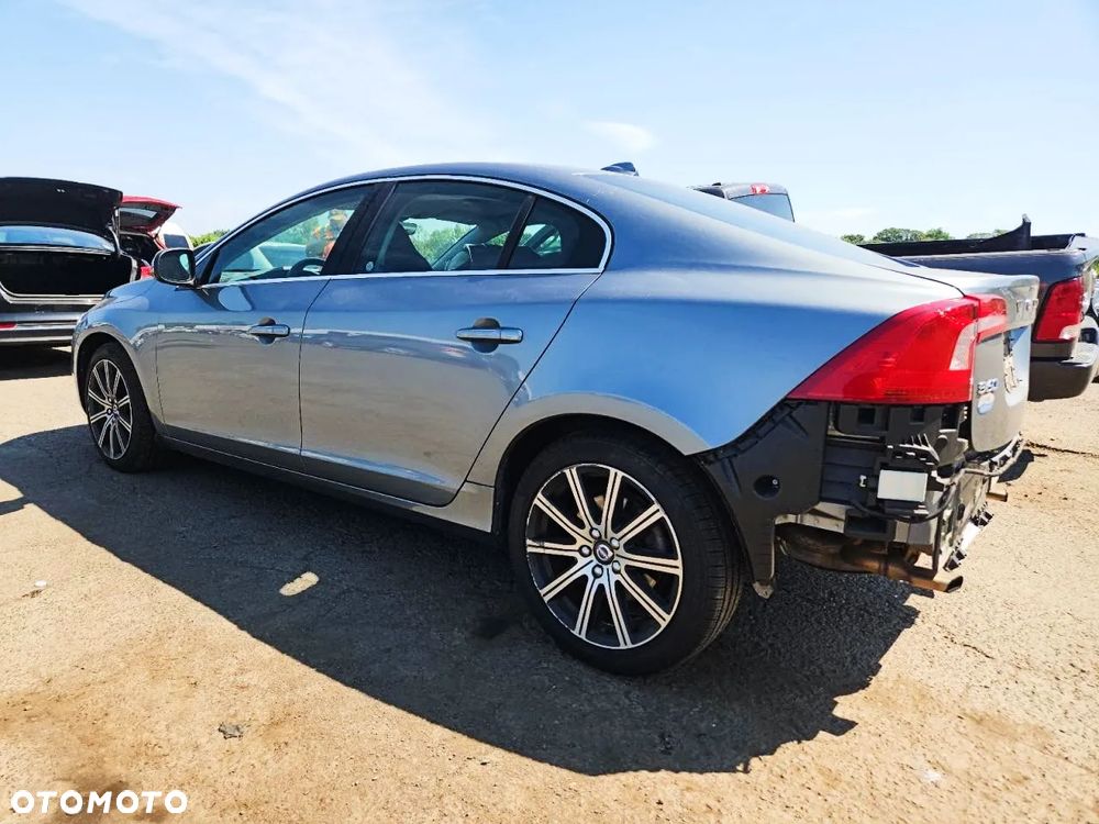 Volvo S60 - 2