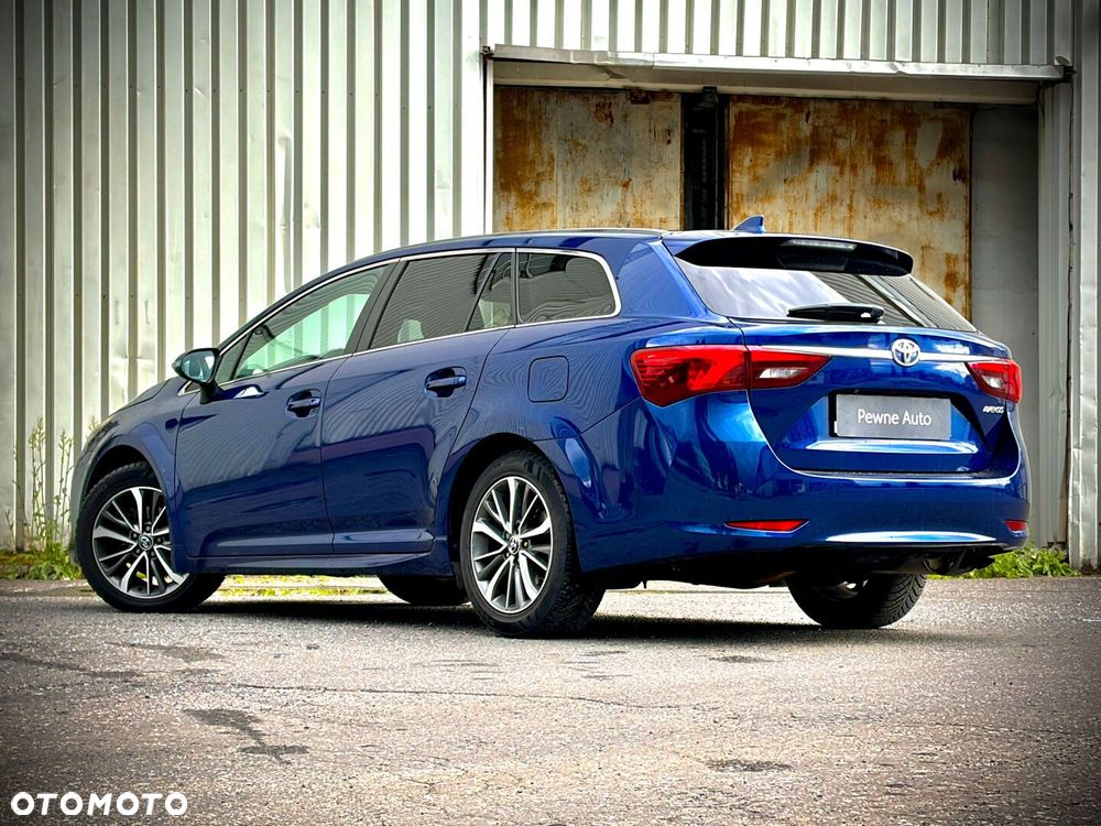Toyota Avensis 2.0 Premium MS - 6