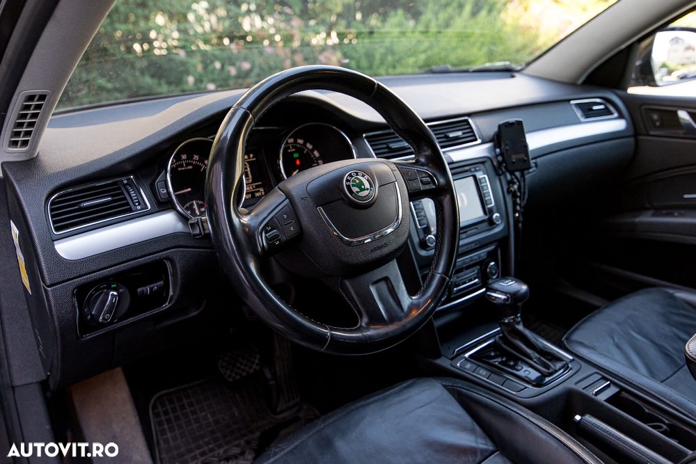 Skoda Superb 2.0 TDI Elegance DSG - 30