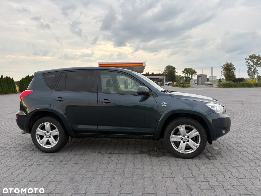 Toyota RAV4 - 3
