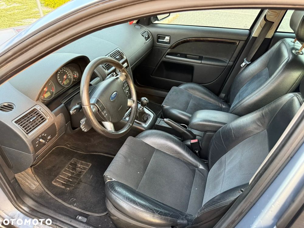 Ford Mondeo - 15