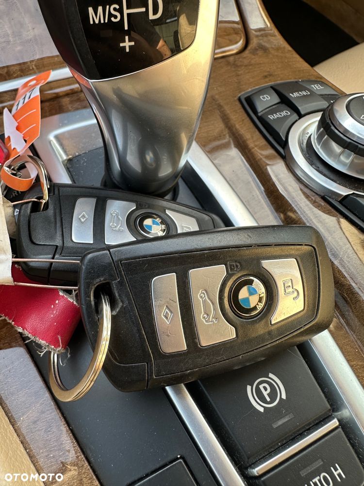 BMW Seria 5 528i - 28