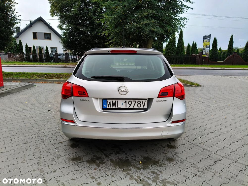 Opel Astra 1.4 T Essentia - 10