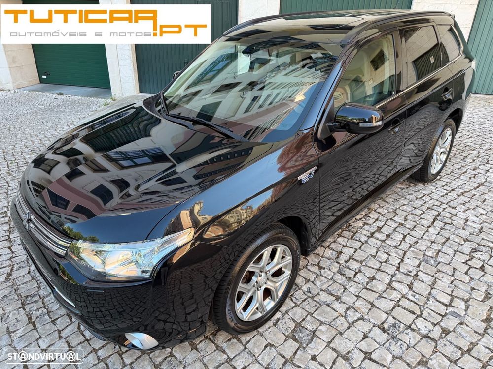 Mitsubishi Outlander 2.0 MIVEC Instyle Navi+ - 19