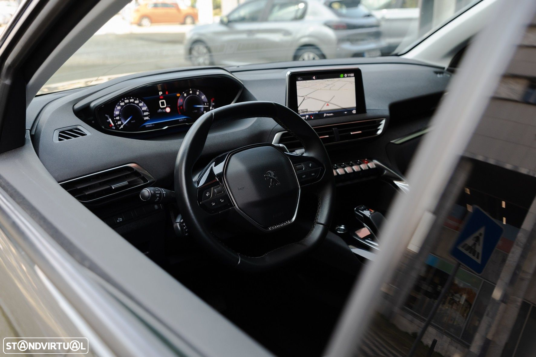 Peugeot 5008 1.2 PureTech Allure EAT8 - 12