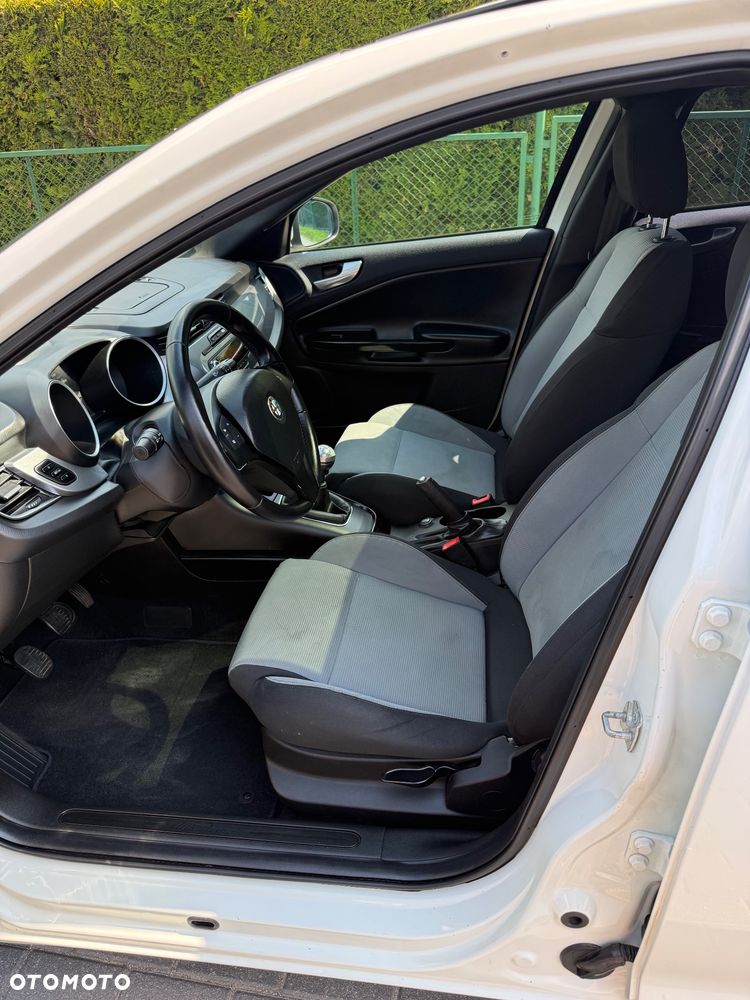 Alfa Romeo Giulietta 2.0 JTDM Distinctive - 10