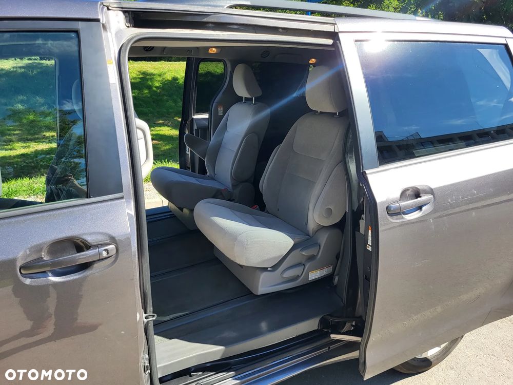 Toyota Sienna 3.5 V6 LE AWD - 24