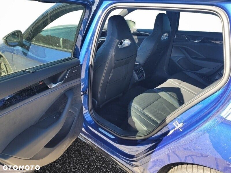 Volkswagen Passat - 14