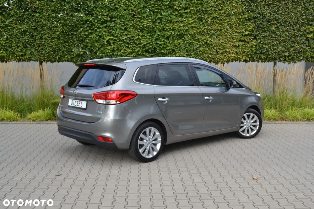 Kia Carens - 7