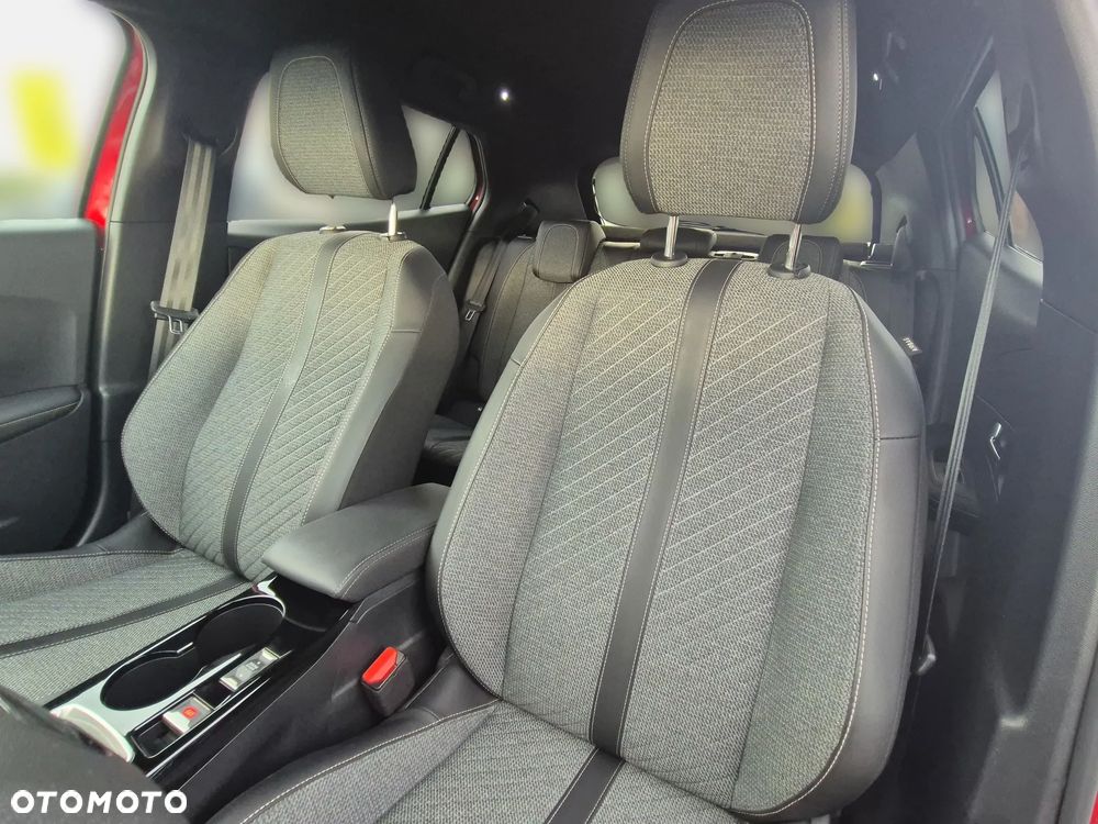 Peugeot 2008 PureTech 100 Allure S&S BVM6 - 14