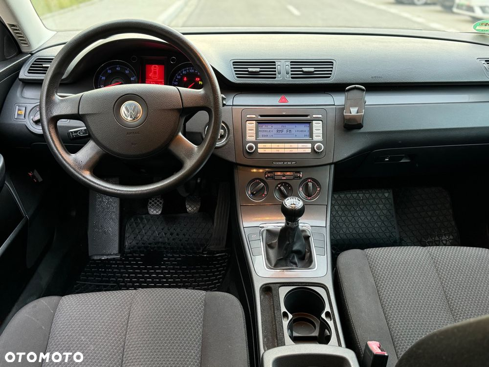 Volkswagen Passat - 19