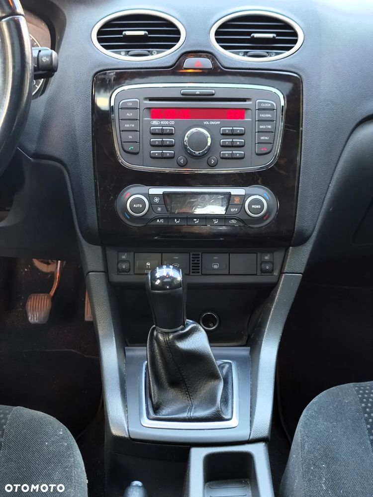 Ford Focus 1.6 TDCi DPF Ghia - 13