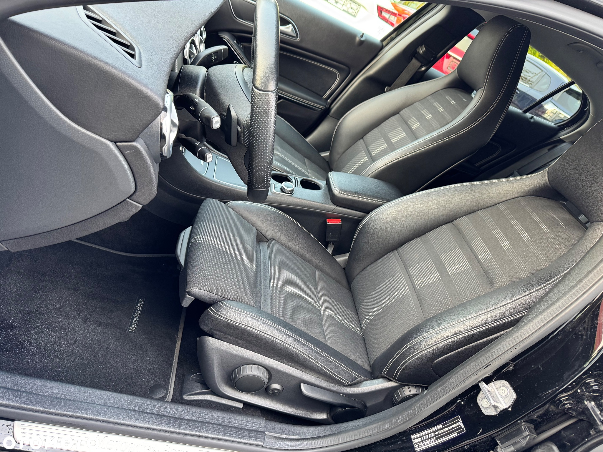 Mercedes-Benz GLA 180 7G-DCT UrbanStyle Edition - 20