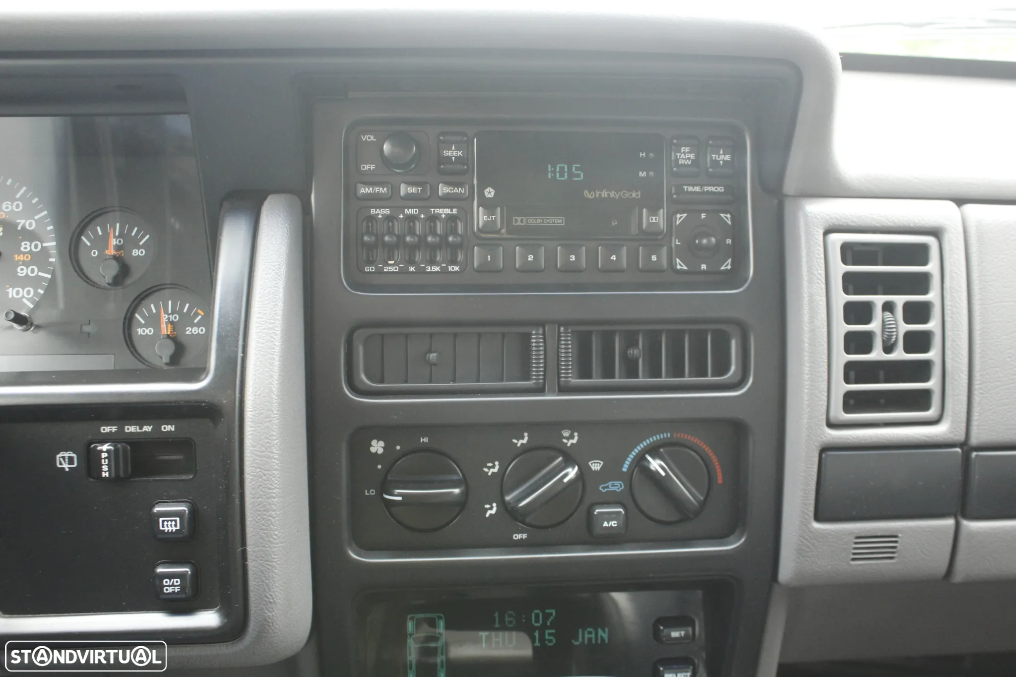 Jeep Grand Cherokee 4.0 Official - 14