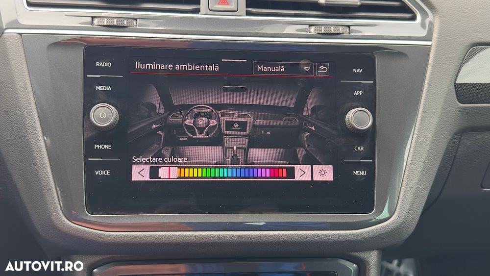 Volkswagen Tiguan 2.0 TDI SCR 4MOTION DSG Elegance - 28