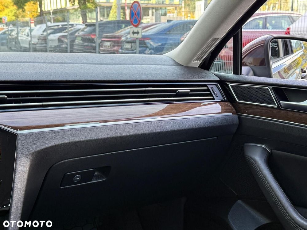 Volkswagen Passat - 21