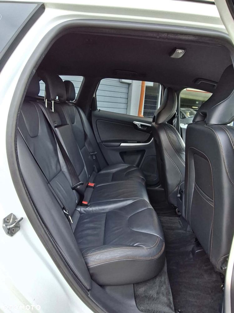Volvo XC 60 D4 Geartronic Momentum - 12