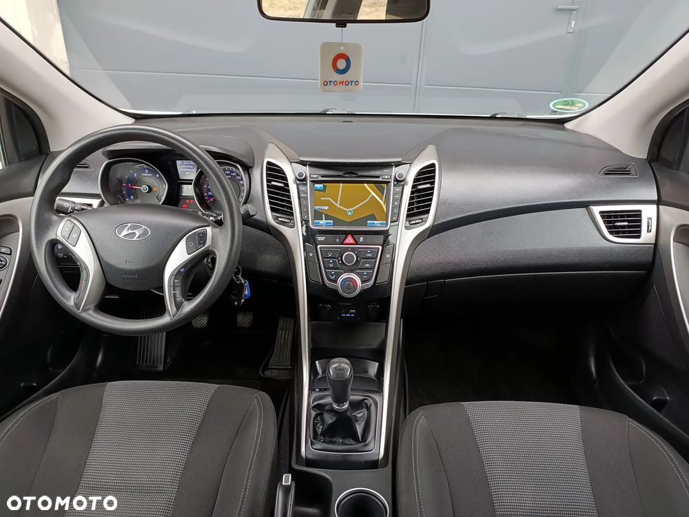 Hyundai i30 blue 1.6 CRDi Premium - 13