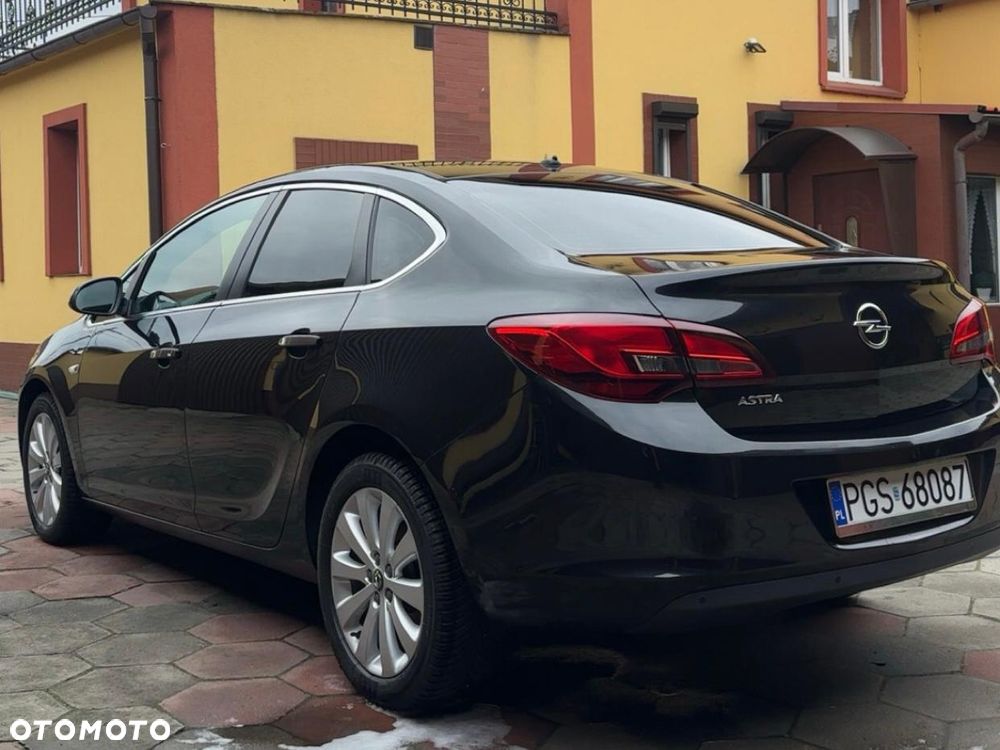 Opel Astra 1.6 Automatik Exklusiv - 4