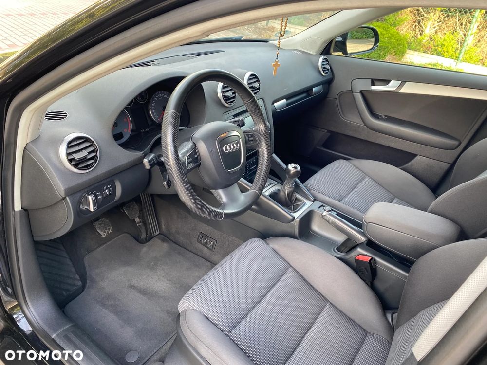 Audi A3 Sportback - 8