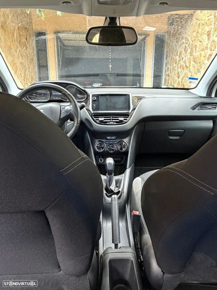 Peugeot 208 1.4 HDi Allure - 1