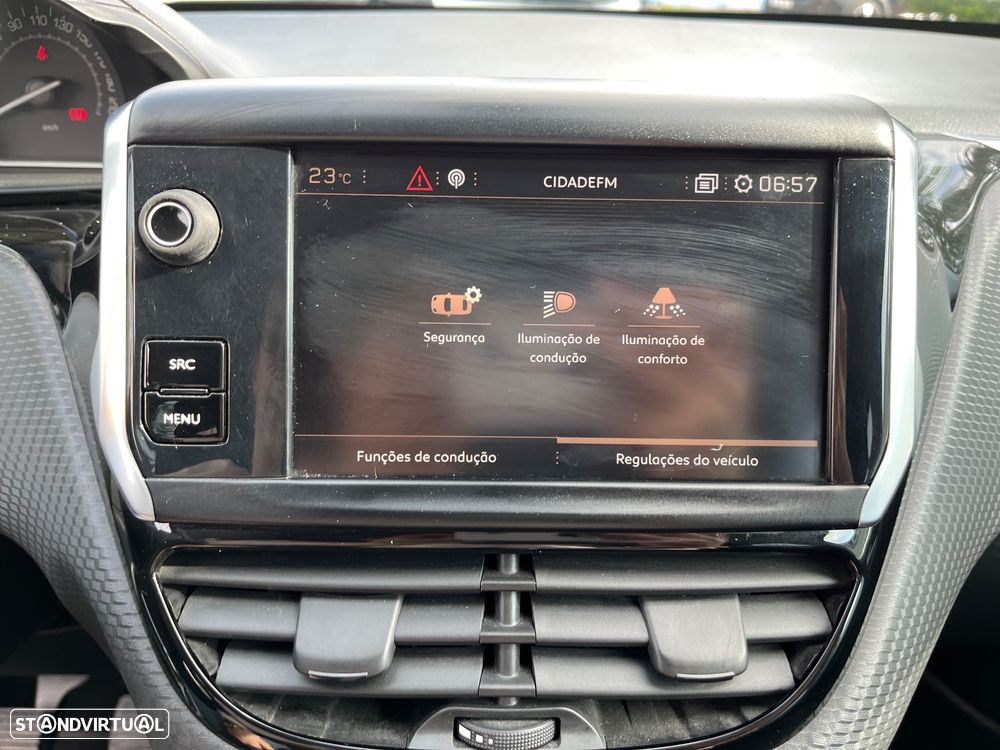 Peugeot 2008 1.5 BlueHDi Signature - 48