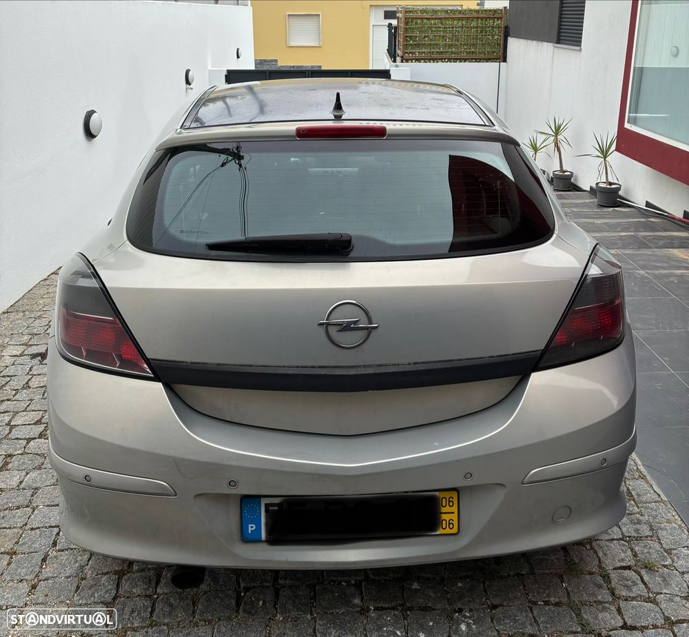 Opel Astra GTC 1.3 CDTi - 4