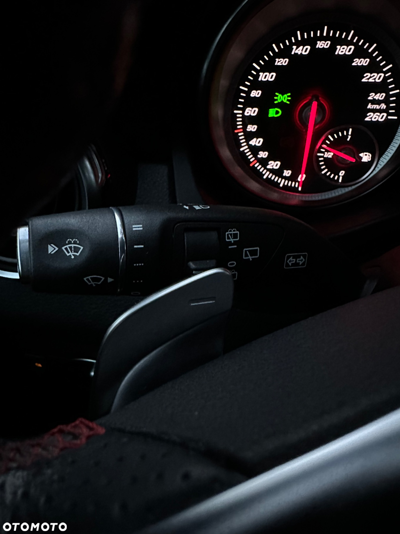Mercedes-Benz GLA 200 7G-DCT AMG Line - 32