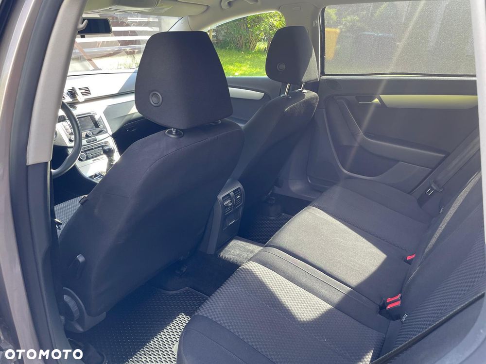 Volkswagen Passat 1.6 TDI Comfortline - 7