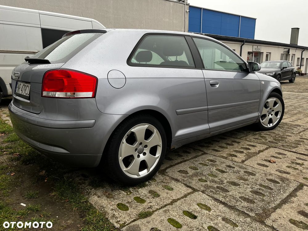 Audi A3 3-drzwiowe 1.6 Attraction - 3