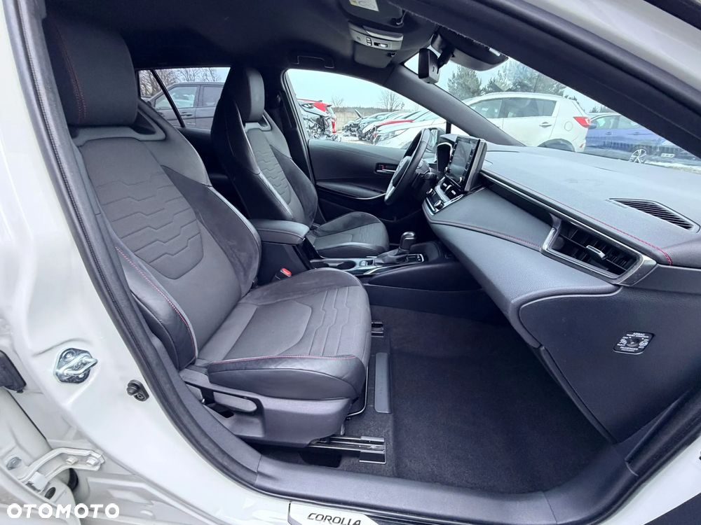 Toyota Corolla 2.0 Hybrid Comfort - 24