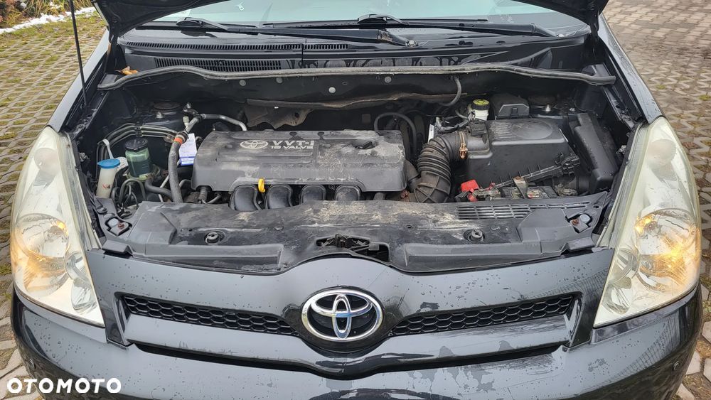 Toyota Corolla Verso 1.8 Sol + 7os - 32