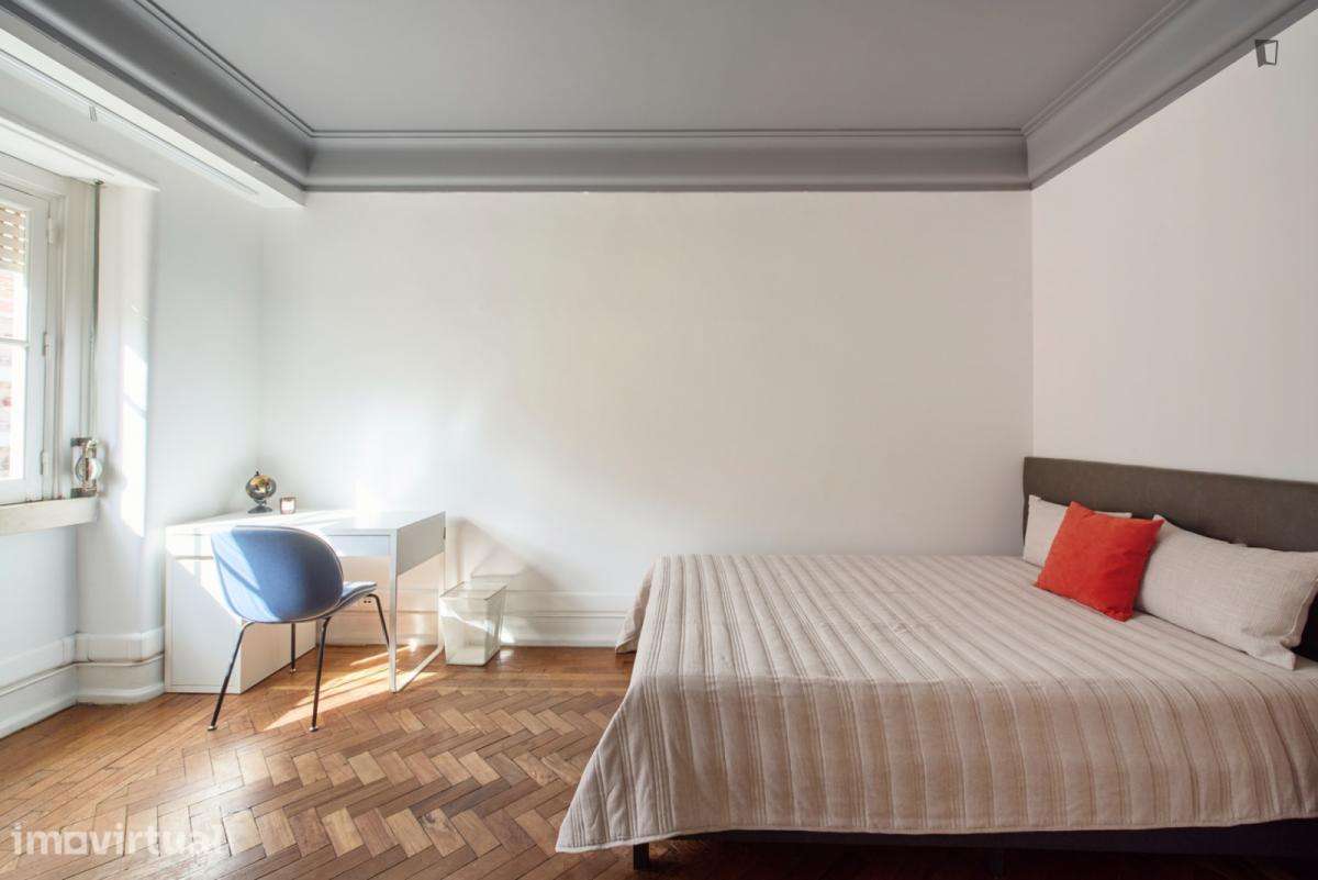 Quarto - localizado em Alameda Lisbon - Grande imagem: 4/23