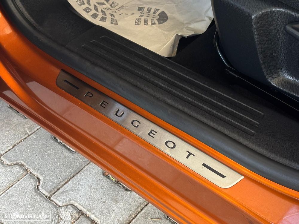 Peugeot e-2008 50 kWh GT - 17