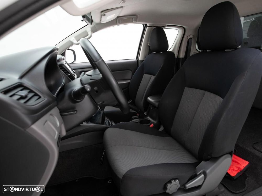 Mitsubishi L200 2.4 DI-D Club 4WD c/iva - 8