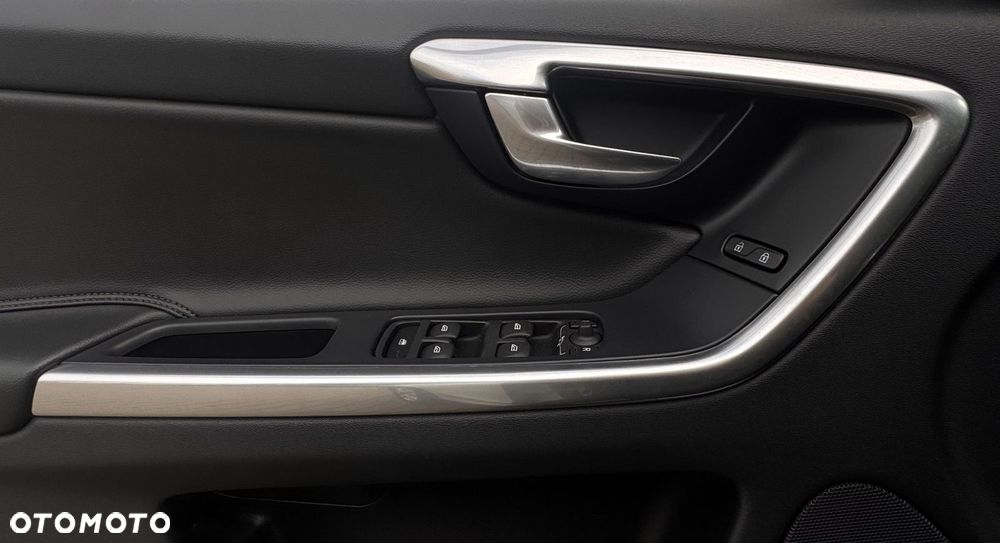 Volvo XC 60 - 25