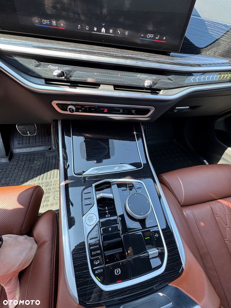 BMW X7 xDrive40i mHEV Individual Edition sport - 11