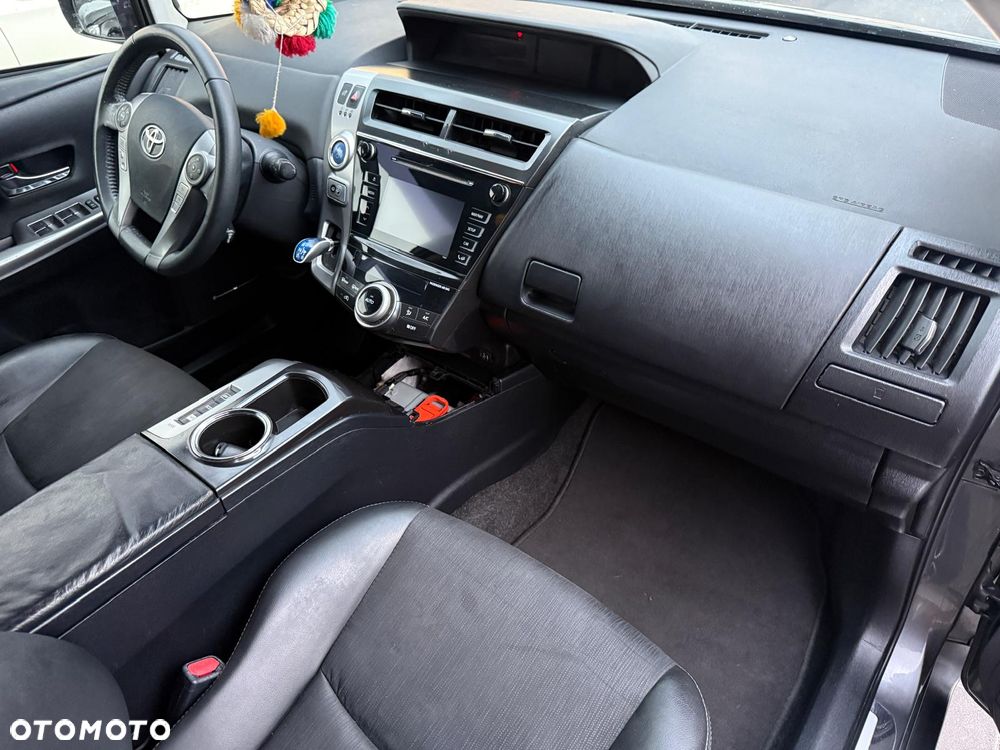 Toyota Prius+ (Hybrid) - 6