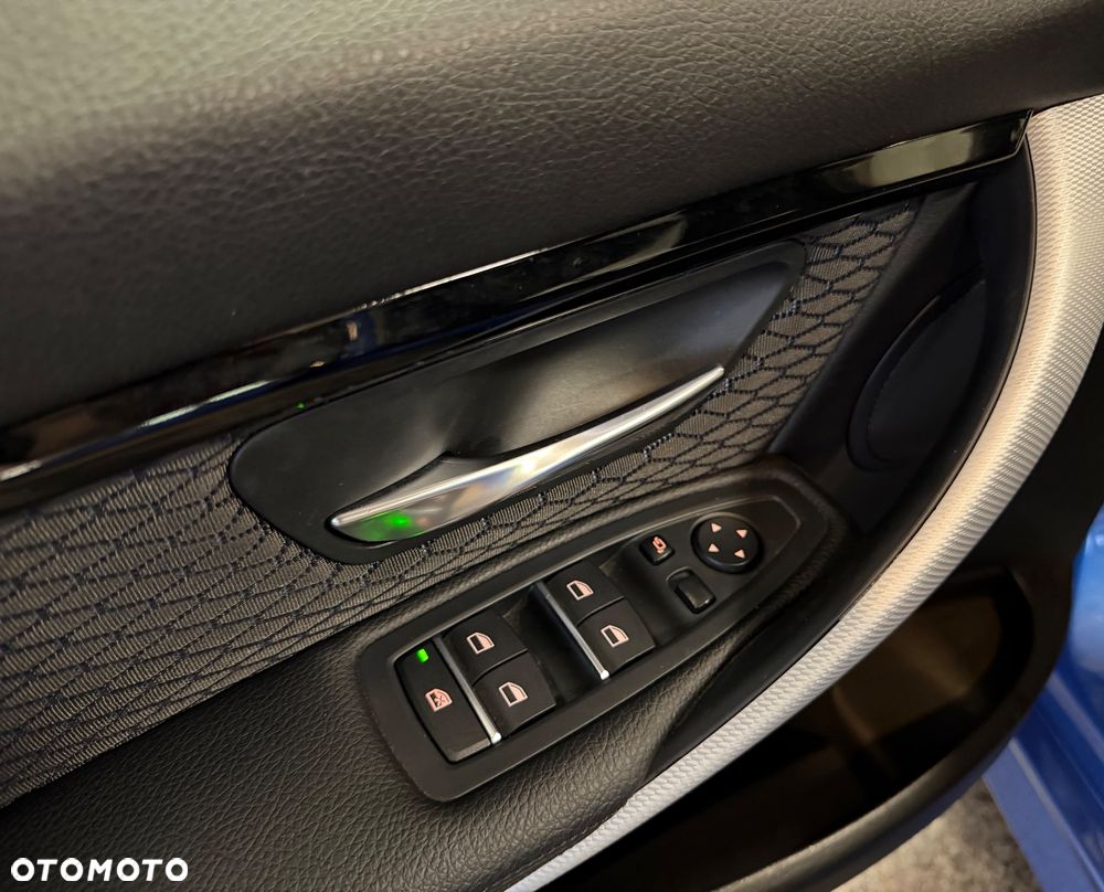 BMW Seria 3 320d xDrive M Sport sport - 12