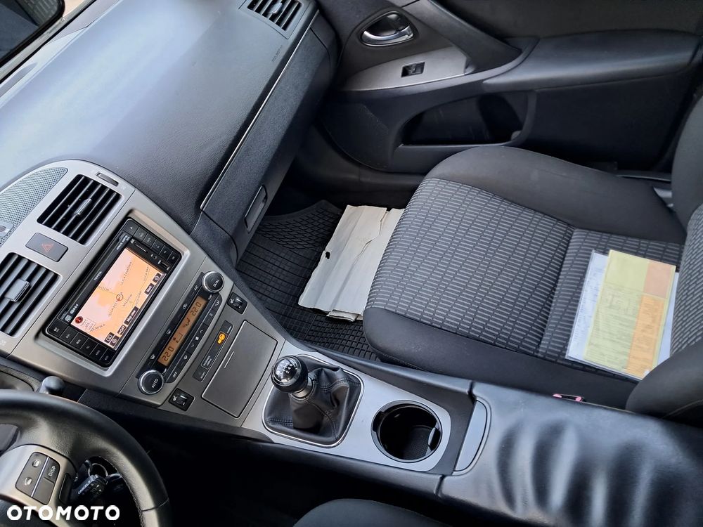 Toyota Avensis 2.0 D-4D Sol - 12