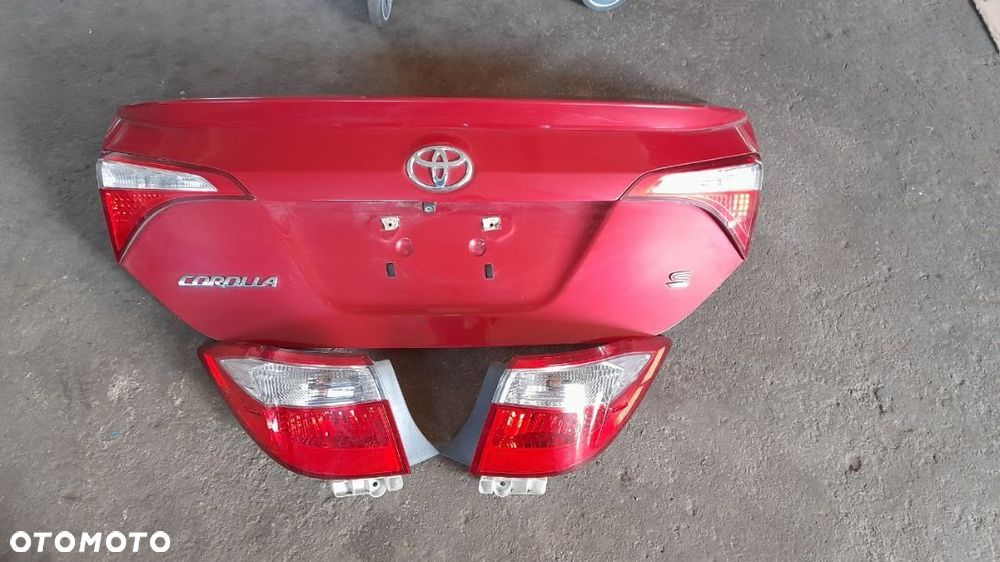 Toyota Corolla klapa lampa tył lewa prawa - 2