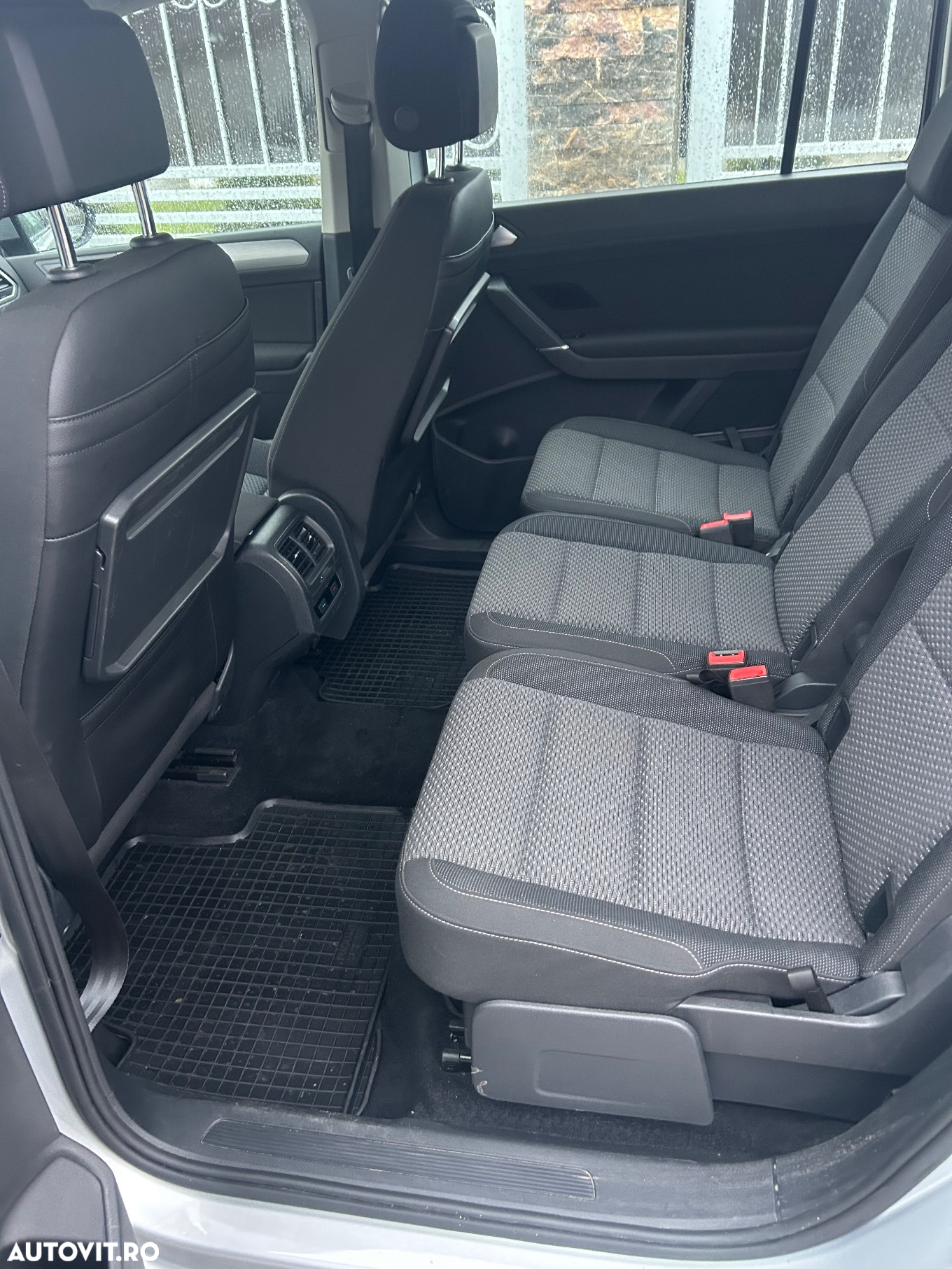 Volkswagen Touran 2.0 TDI DSG Comfortline - 8