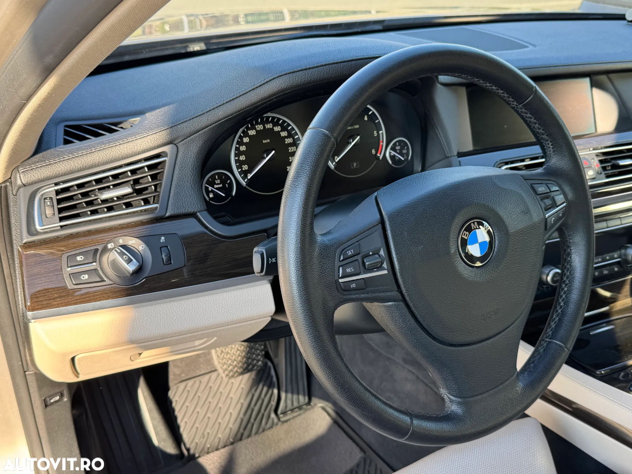 BMW Seria 7 740d xDrive Aut. - 12