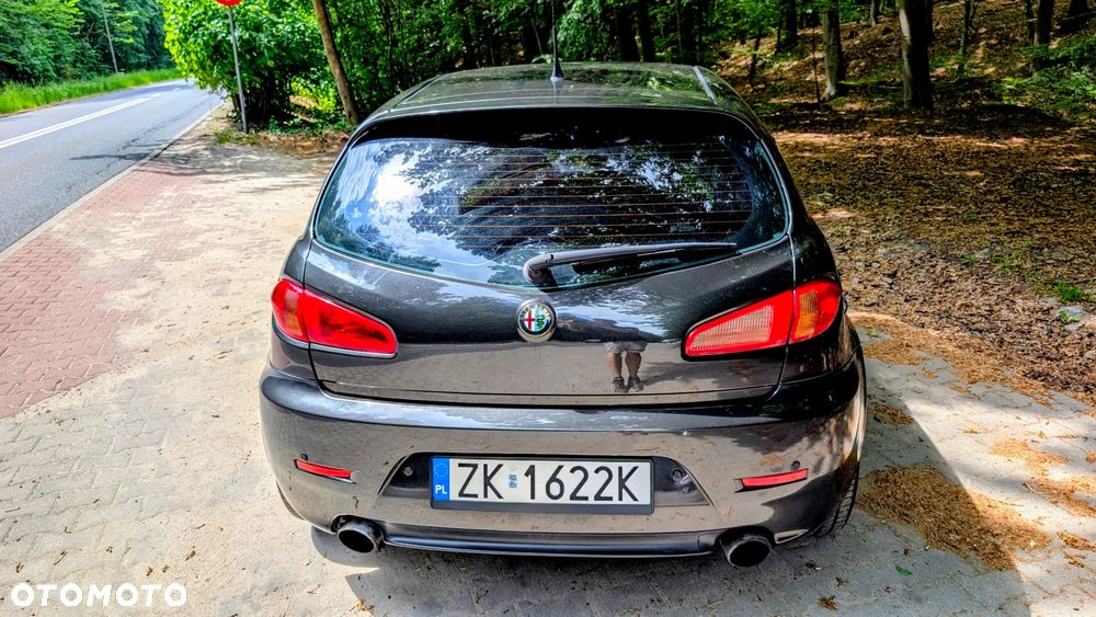 Alfa Romeo 147 1.9 JTD 16V Q2 - 16