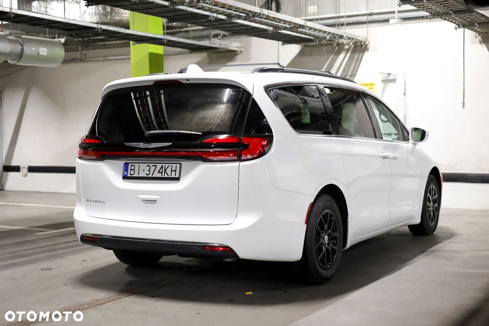 Chrysler Pacifica - 8
