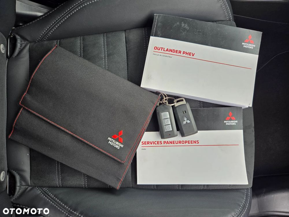 Mitsubishi Outlander - 40