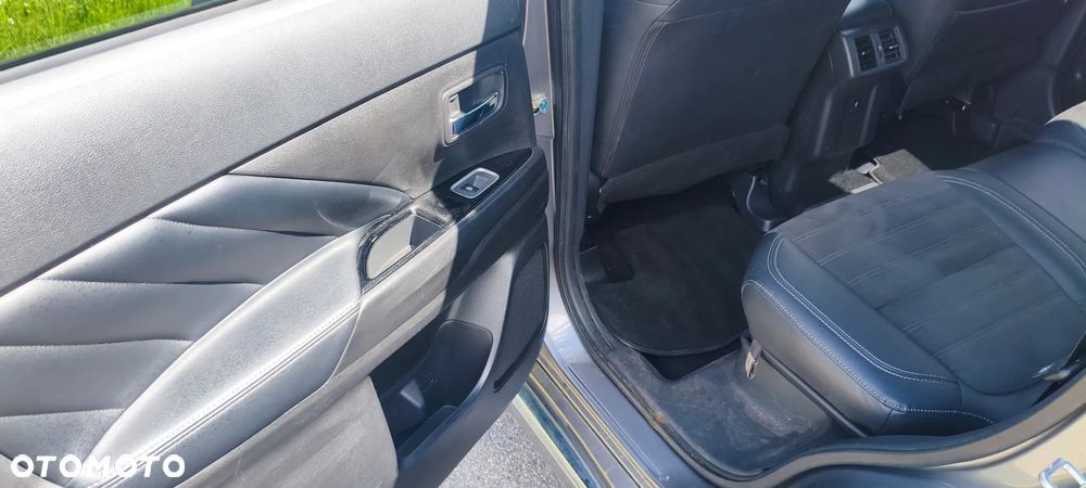 Mitsubishi Outlander 2.4 4WD Top - 9