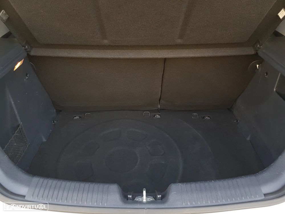 Kia Rio 1.1 CRDi TX Prime - 37